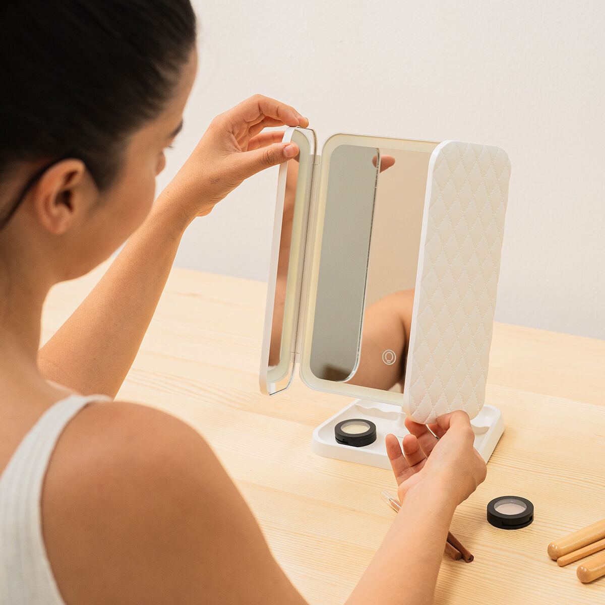 Rechargeable Triptych Makeup Mirror with Magnification and LED Light Miled InnovaGoods - Image 7